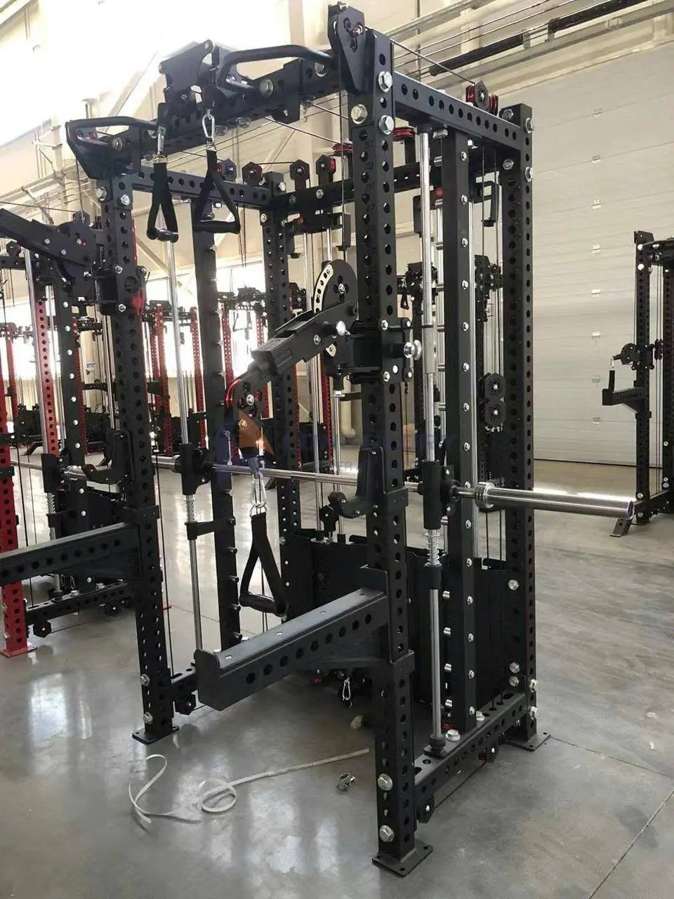 Multifunkčný trenažér Smith Machine