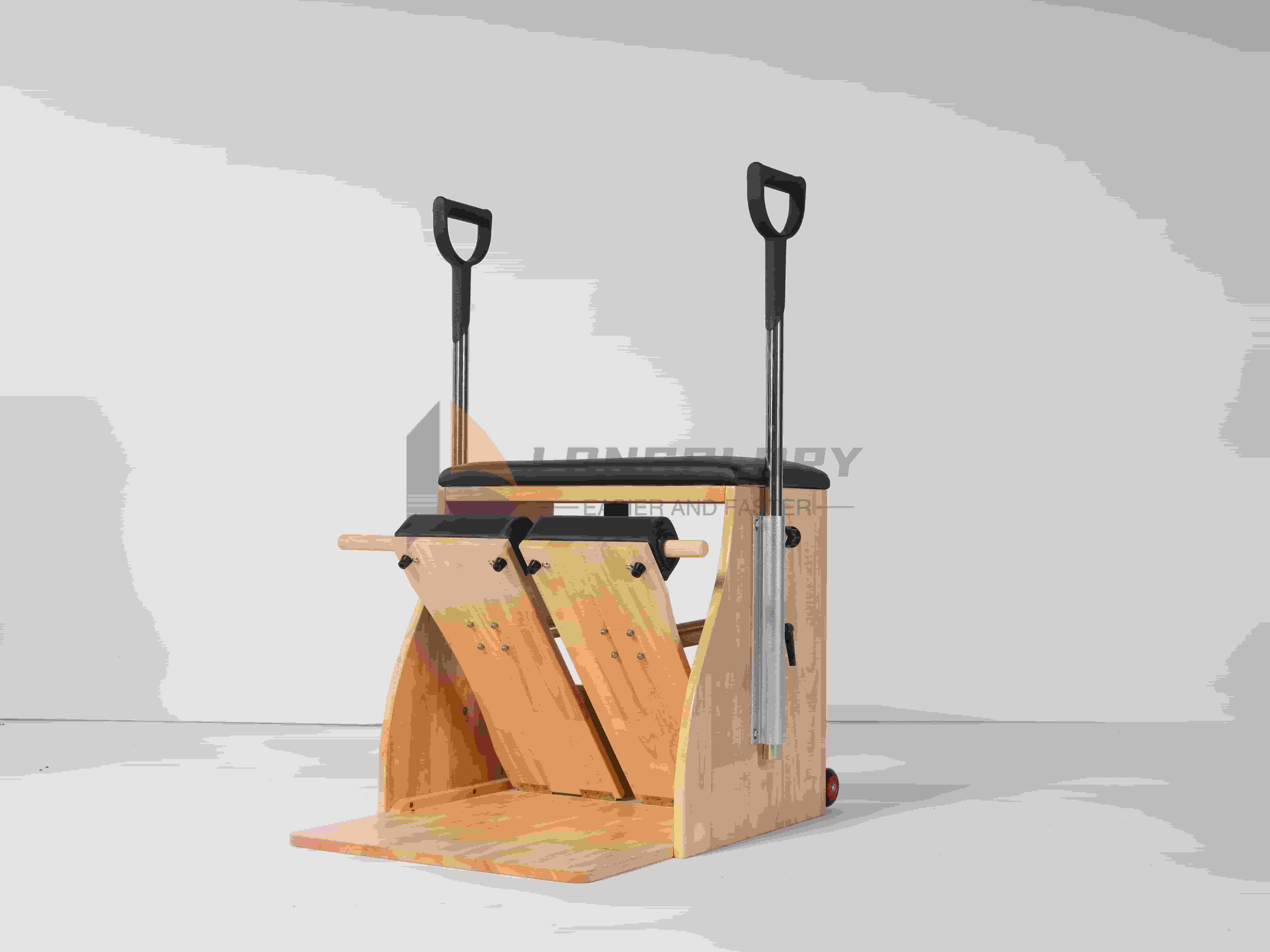 Stolička Wunda z dubového dreva